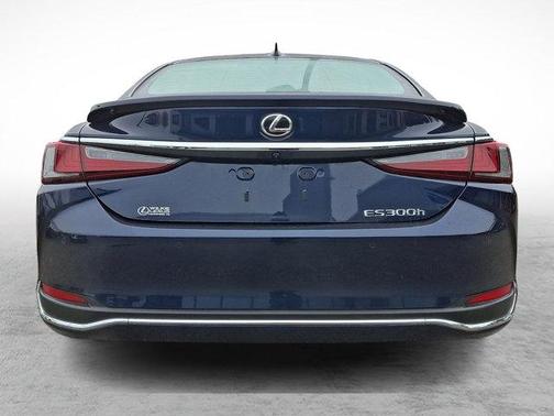 2023 Lexus ES 300h Luxury