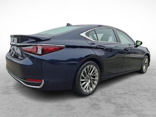 2023 Lexus ES 300h Luxury
