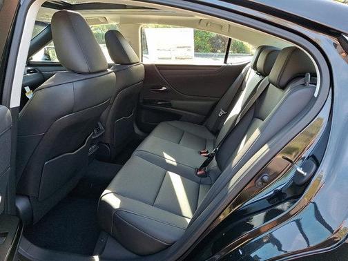 2025 Lexus ES 350 Premium