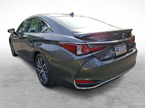 2023 Lexus ES 300h Base
