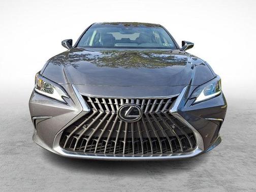 2023 Lexus ES 300h Base