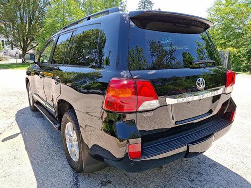 2015 Toyota Land Cruiser Base