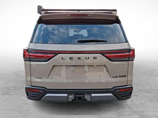 2025 Lexus LX 700h Overtrail