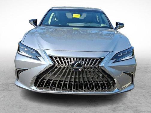2025 Lexus ES 300h F SPORT Design