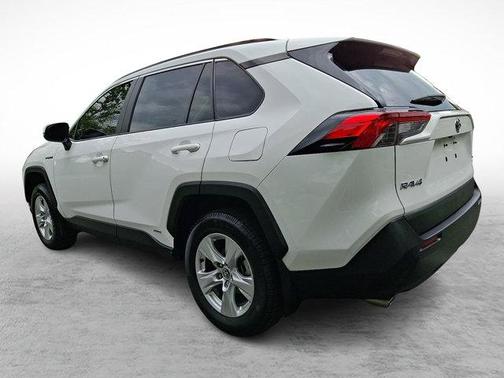 Super White 2020 Toyota RAV4 Hybrid XLE