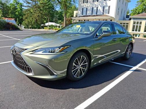 2025 Lexus ES 350 Premium