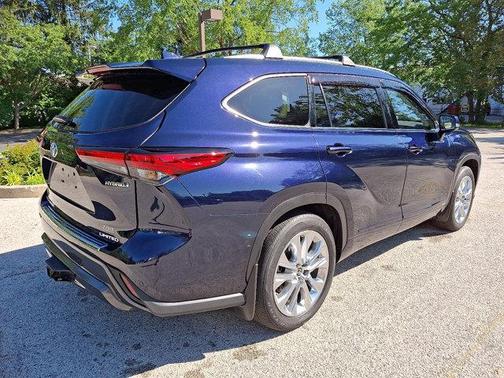 2022 Toyota Highlander Hybrid Limited