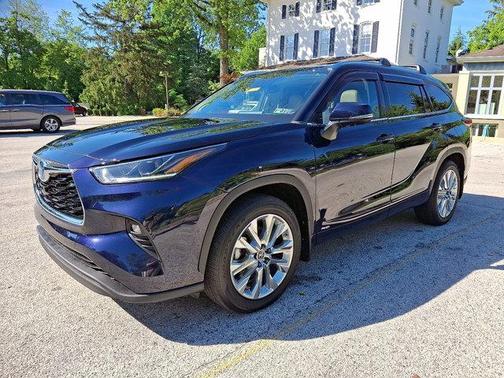 2022 Toyota Highlander Hybrid Limited
