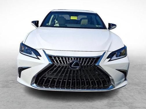 2025 Lexus ES 300h F SPORT Design