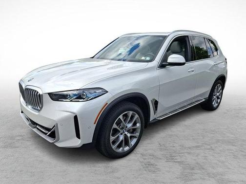Mineral White Metallic 2024 BMW X5 xDrive40i