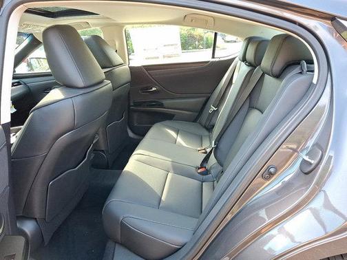 2025 Lexus ES 350 Premium