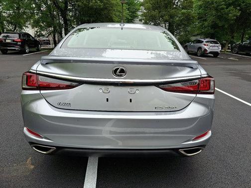 2022 Lexus ES 350 Base