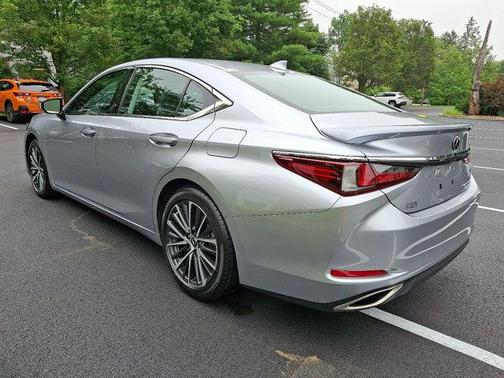 2022 Lexus ES 350 Base