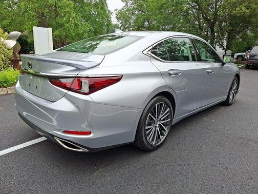 2022 Lexus ES 350 Base