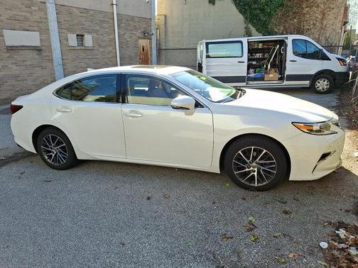 Eminent White Pearl   085 2017 Lexus ES 350 Base