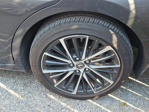 Cloud 2024 Lexus ES 250 Base