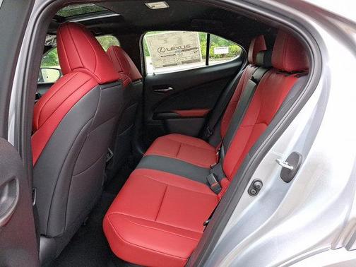2025 Lexus UX 300h F SPORT Handling