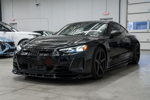 Mythos Black Metallic 2022 Audi RS e-tron GT quattro