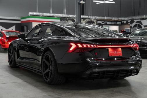 Mythos Black Metallic 2022 Audi RS e-tron GT quattro