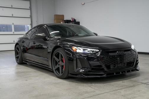 Mythos Black Metallic 2022 Audi RS e-tron GT quattro
