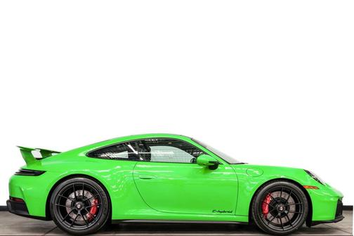 Signal Green 2026 Porsche 911 Carrera GTS