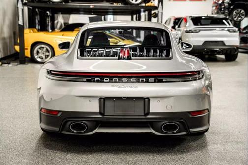 2025 Porsche 911 Carrera