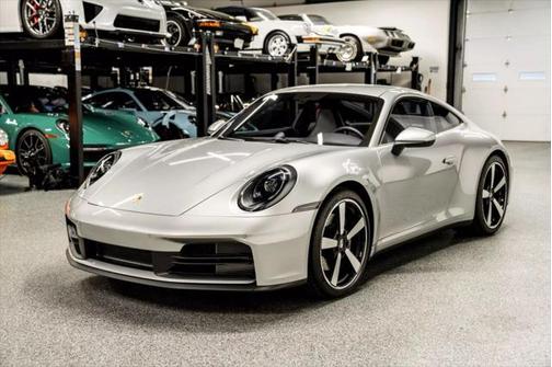2025 Porsche 911 Carrera