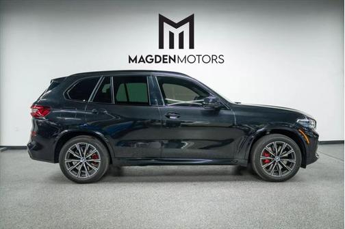 2022 BMW X5 M50i