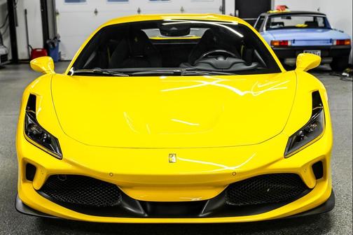 2022 Ferrari F8 Tributo Base