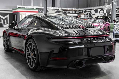 2025 Porsche 911 Carrera