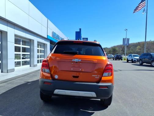 Orange Rock Metallic 2015 Chevrolet Trax AWD 4dr LT