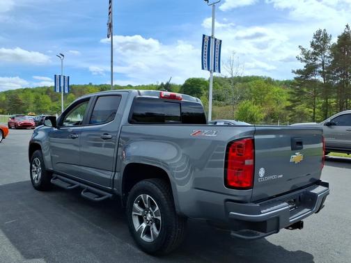 Satin Steel Metallic 2018 Chevrolet Colorado 4WD Crew Cab 128.3" Z71