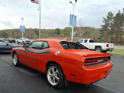 Orange Pearl 2010 Dodge Challenger R/T