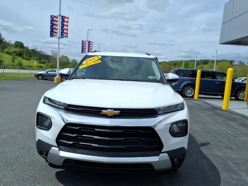 Summit White 2023 Chevrolet Trailblazer AWD 4dr LT
