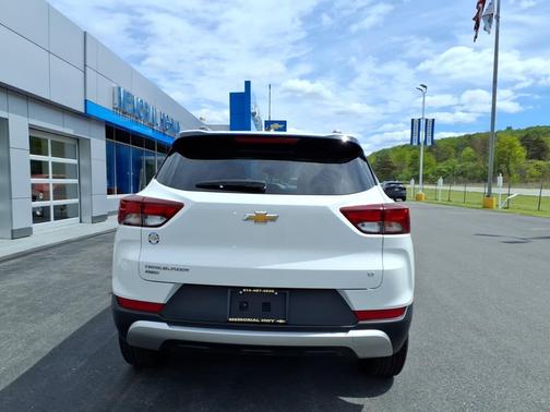 Summit White 2023 Chevrolet Trailblazer AWD 4dr LT