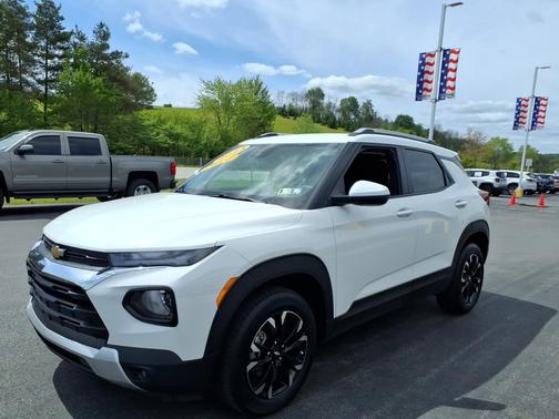 Summit White 2023 Chevrolet Trailblazer AWD 4dr LT
