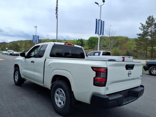 Glacier White 2024 Nissan Frontier King Cab 4x4 S