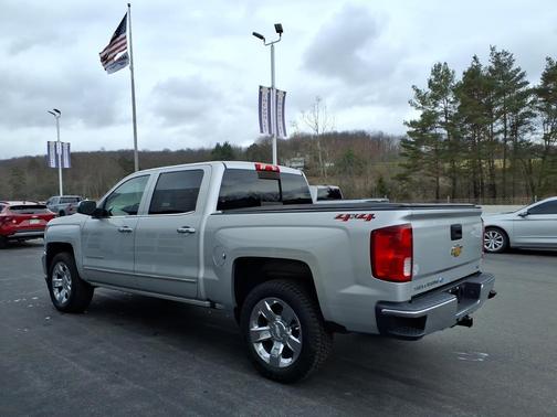 Silver Ice Metallic 2018 Chevrolet Silverado 1500 4WD Crew Cab 143.5" LTZ w/1LZ