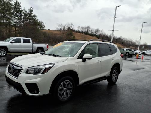 Crystal White Pearl 2021 Subaru Forester Premium CVT