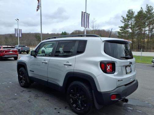 Glacier Metallic 2019 Jeep Renegade Altitude