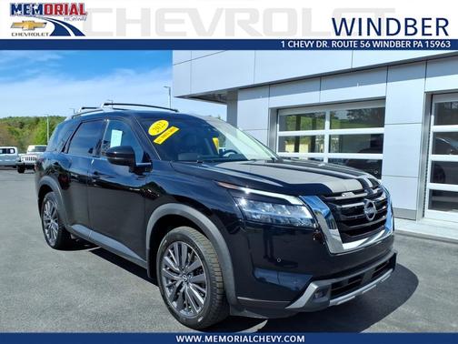 Super Black 2022 Nissan Pathfinder SL 4WD