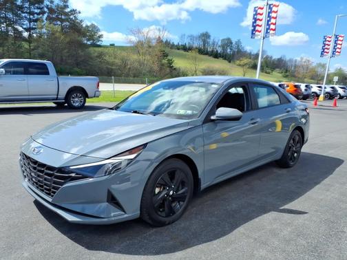 Electric Shadow 2023 Hyundai ELANTRA SEL IVT