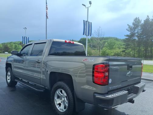 Pepperdust Metallic 2017 Chevrolet Silverado 1500 4WD Crew Cab 143.5" LT w/2LT
