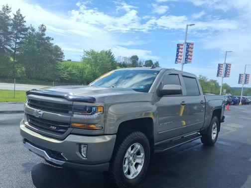 Pepperdust Metallic 2017 Chevrolet Silverado 1500 4WD Crew Cab 143.5" LT w/2LT