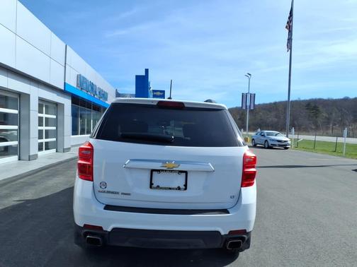 Iridescent Pearl Tricoat 2017 Chevrolet Equinox AWD 4dr LT w/1LT
