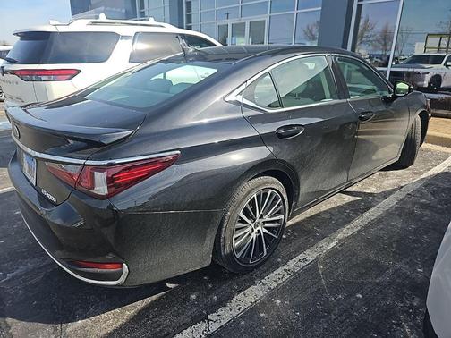 2023 Lexus ES 300h Base