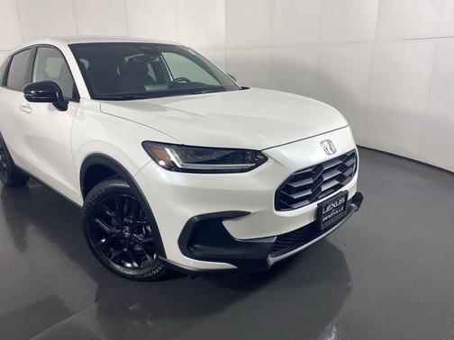 Platinum White Pearl 2025 Honda HR-V AWD Sport