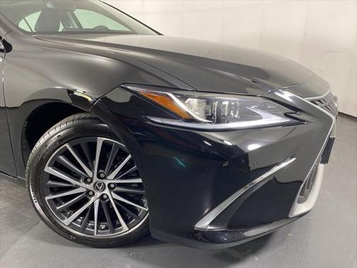 2022 Lexus ES 350 Base