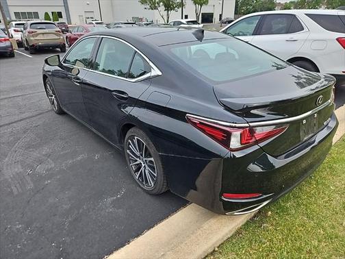 2022 Lexus ES 350 Base