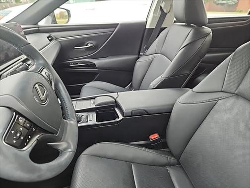2022 Lexus ES 350 Base